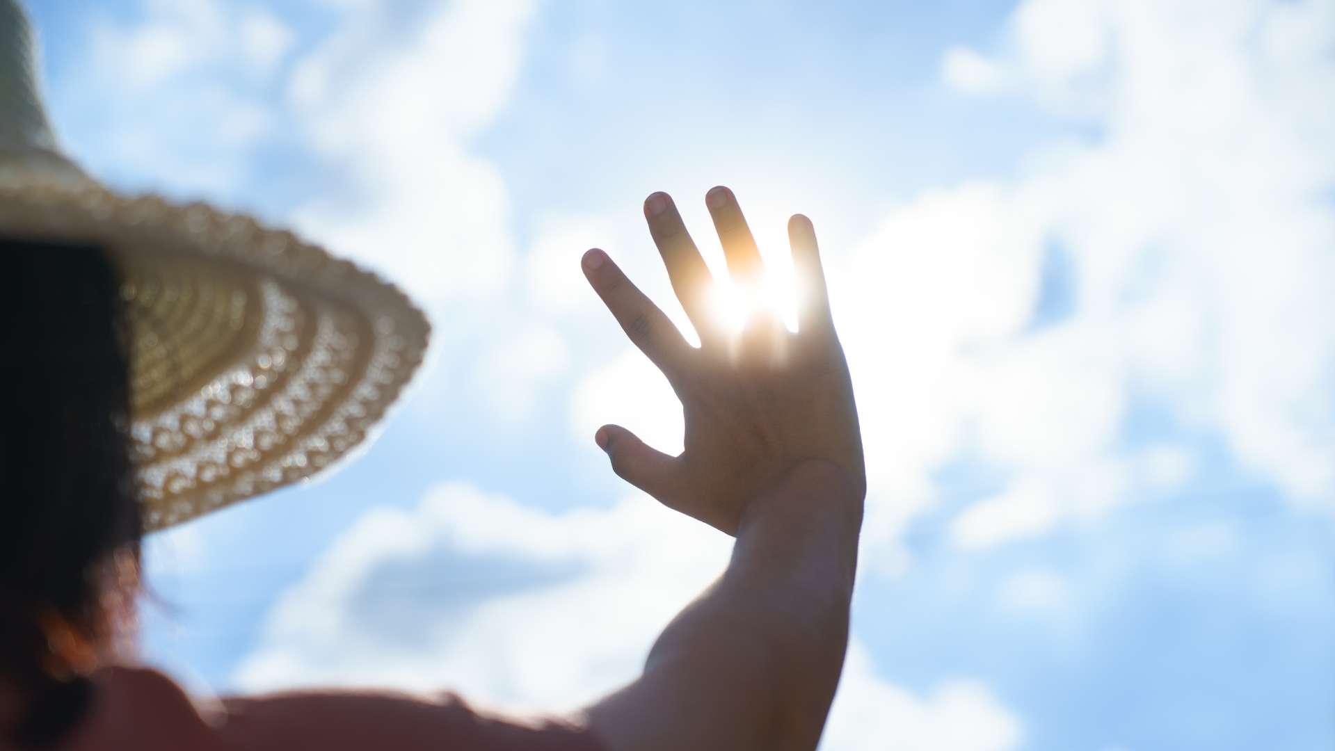 Canicule: deux morts en France après des malaises liés à la chaleur (ministre)