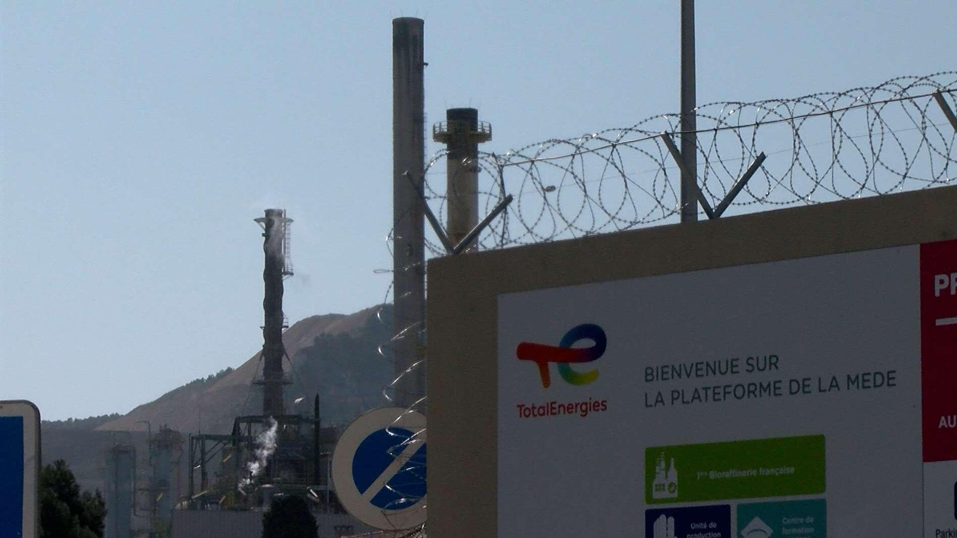 TotalEnergies signe un accord pour recycler des huiles de cuisson en biocarburants aériens