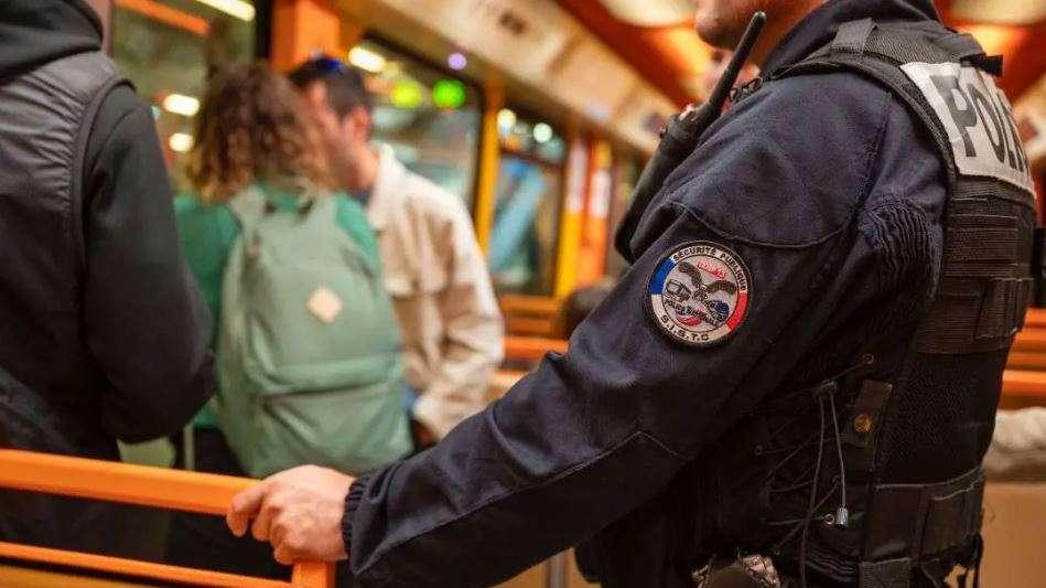 Le gouvernement prépare un plan de prévention contre les violences sexistes et sexuelles dans les transports