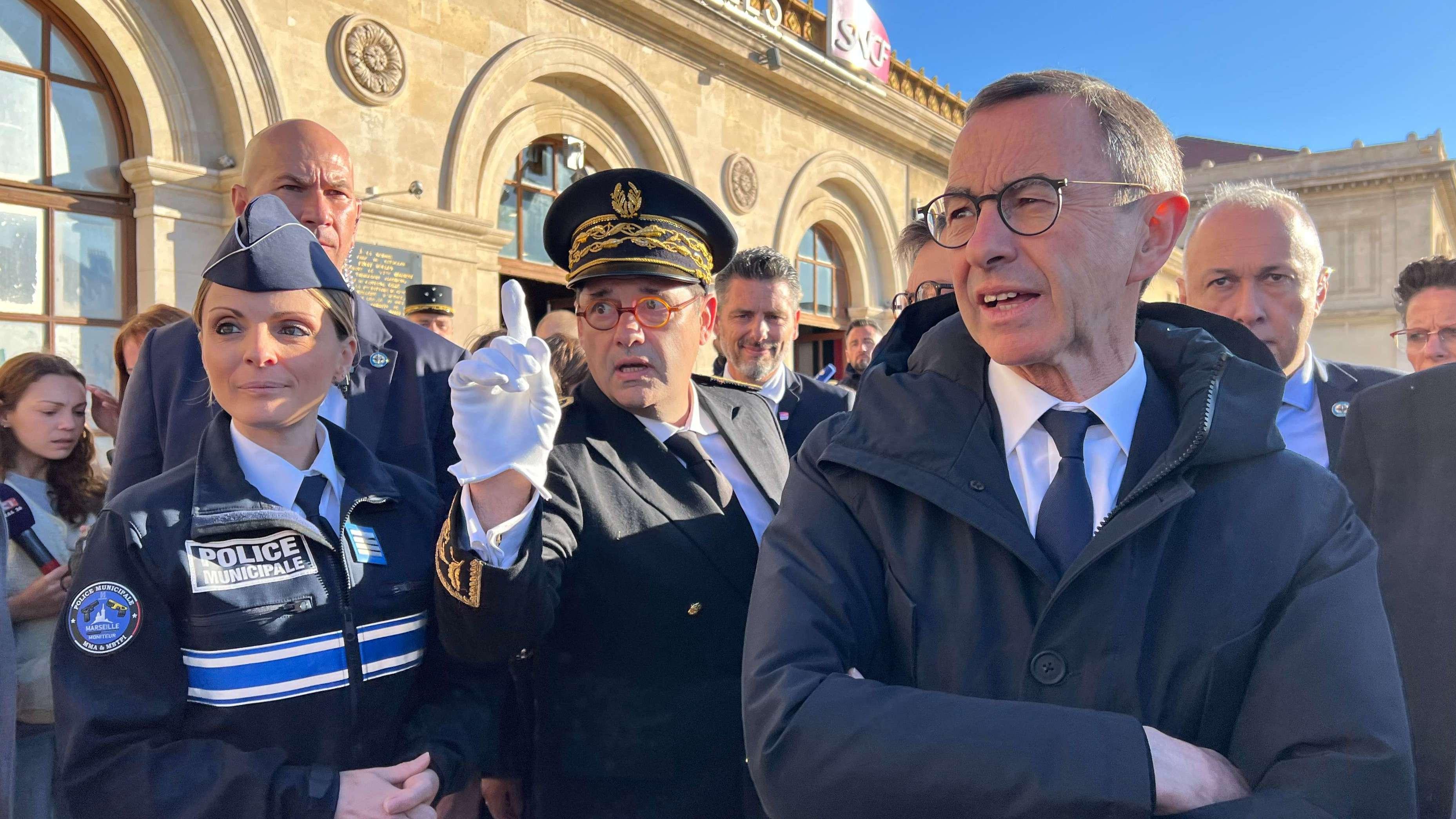 Le ministre de l'Intérieur Bruno Retailleau à Marseille : "J'espère qu'on va porter un coup très sérieux aux narcotrafiquants"