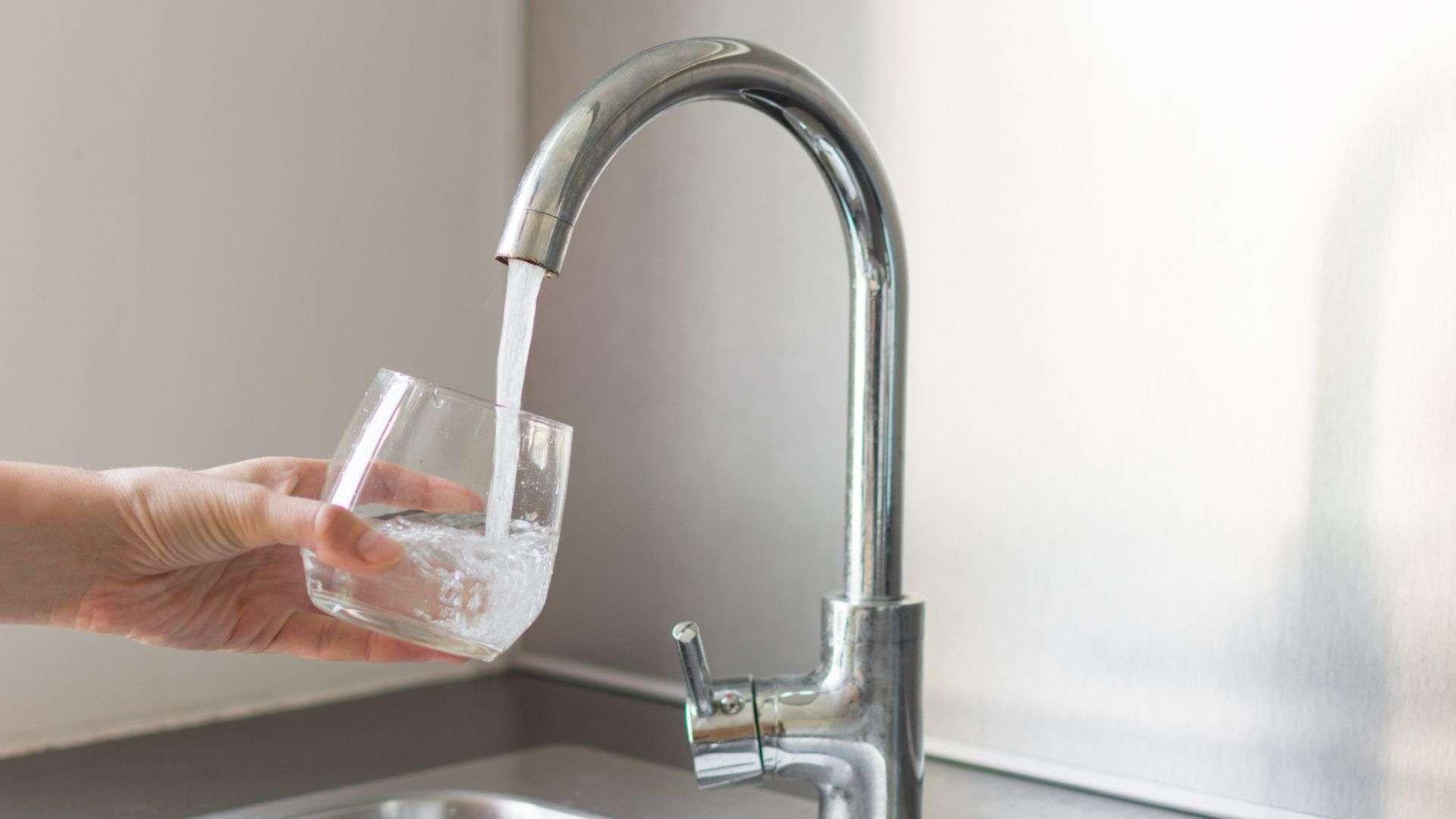 Eau du robinet contaminée aux PFAS :  quels risques pour Martigues et ses environs ?