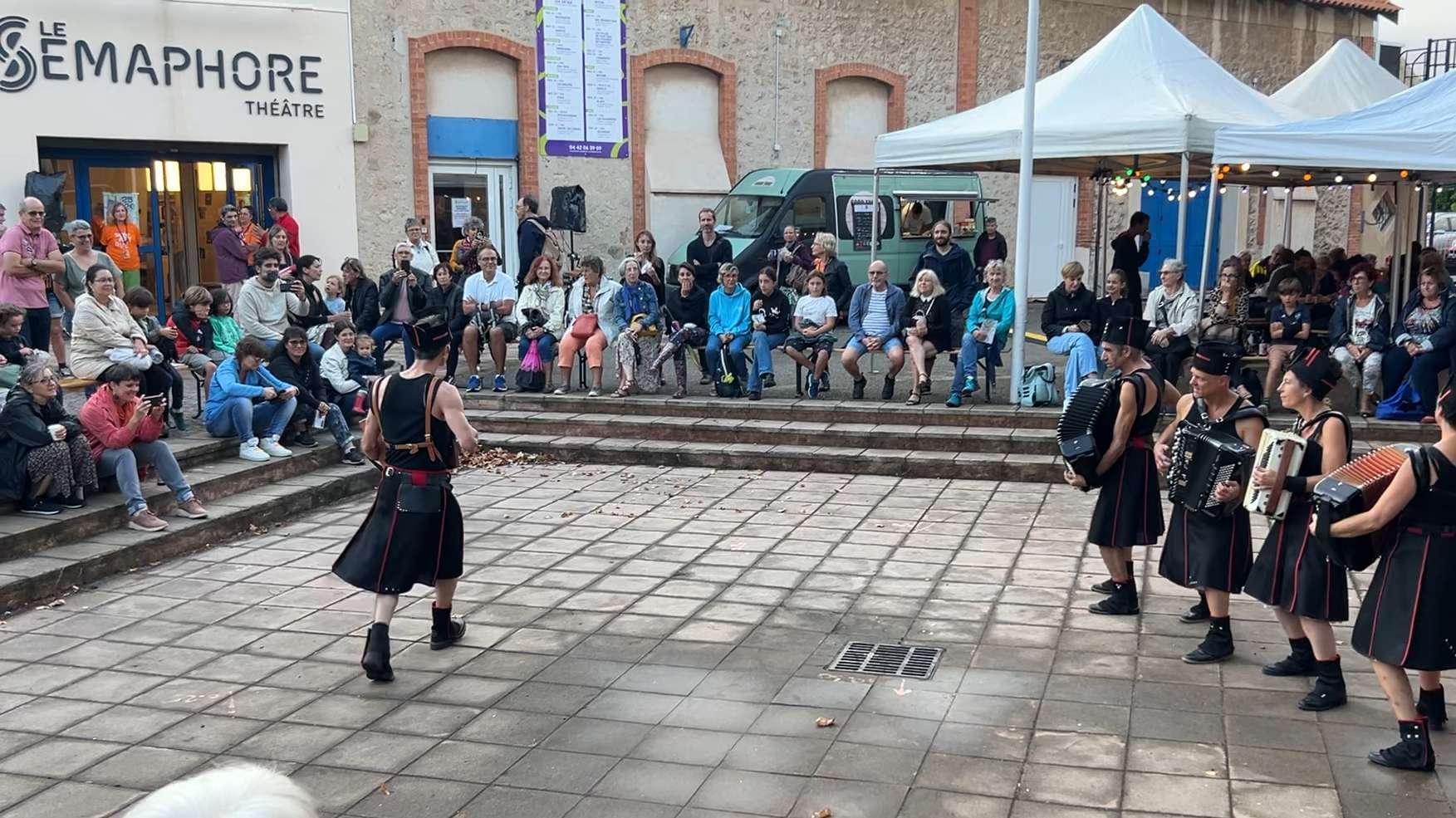 Port-de-Bouc : succès populaire pour le festival Sem’Art Rue
