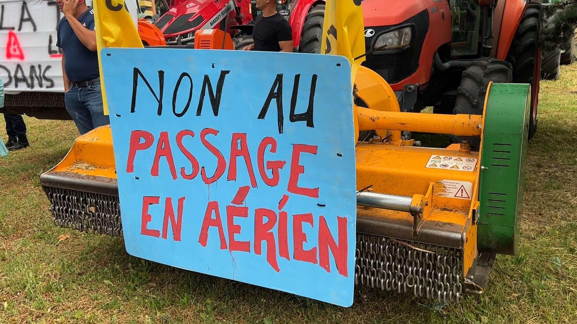 Ligne très haute tension vers Fos: l'Etat veut que RTE "poursuive les travaux"