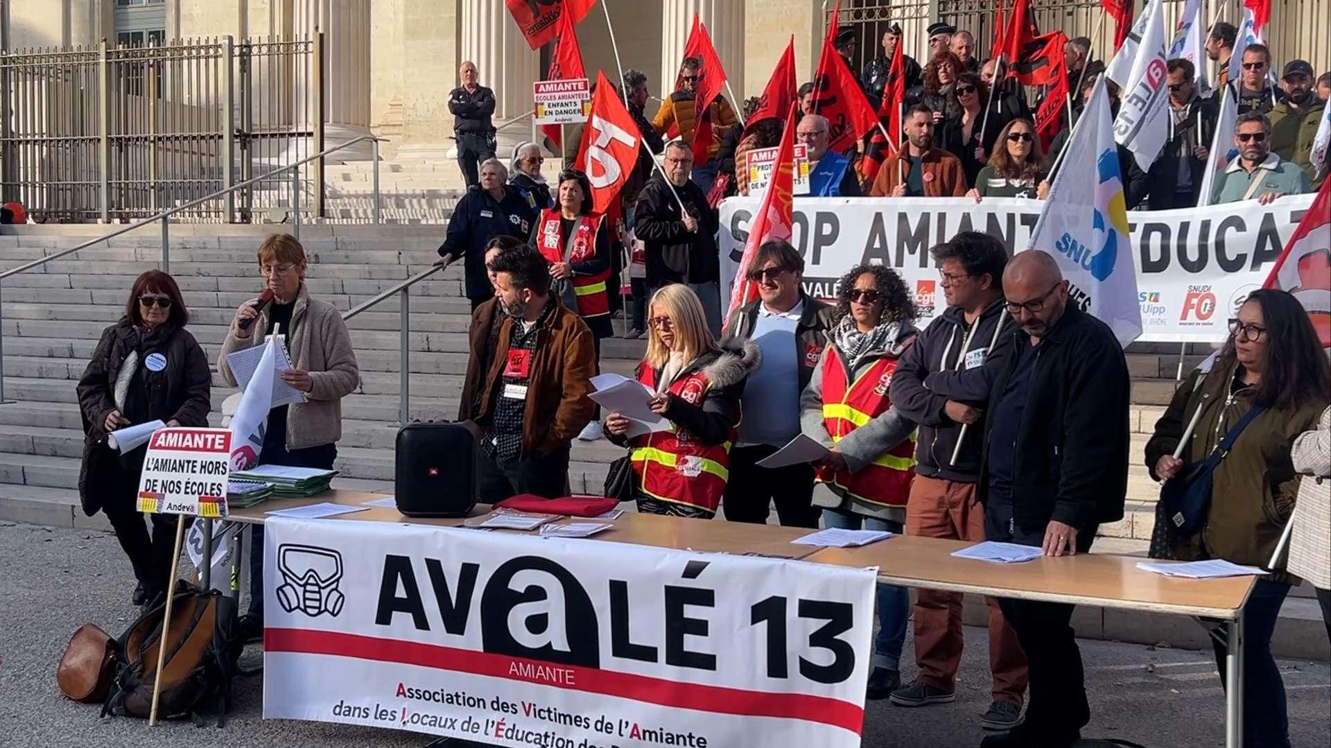 Amiante dans les écoles des Bouches-du-Rhône : une plainte inédite à Marseille pour "mise en danger de la vie d'autrui" 