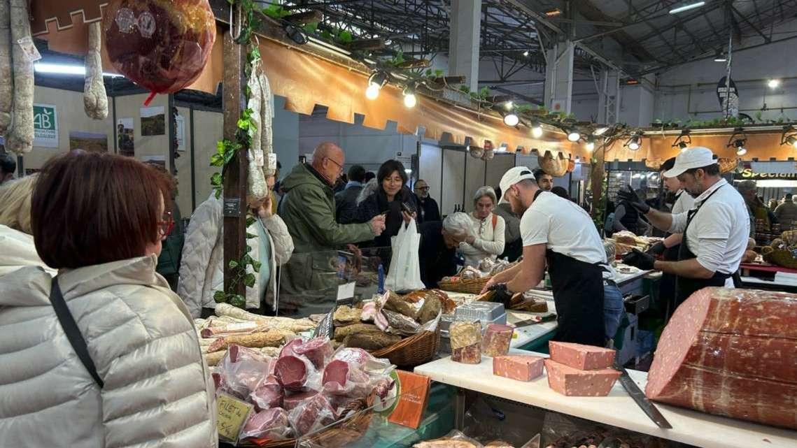 "Le bonheur des épicuriens" : plongée au cœur du SAVIM à Marseille, entre effluves et dégustations 