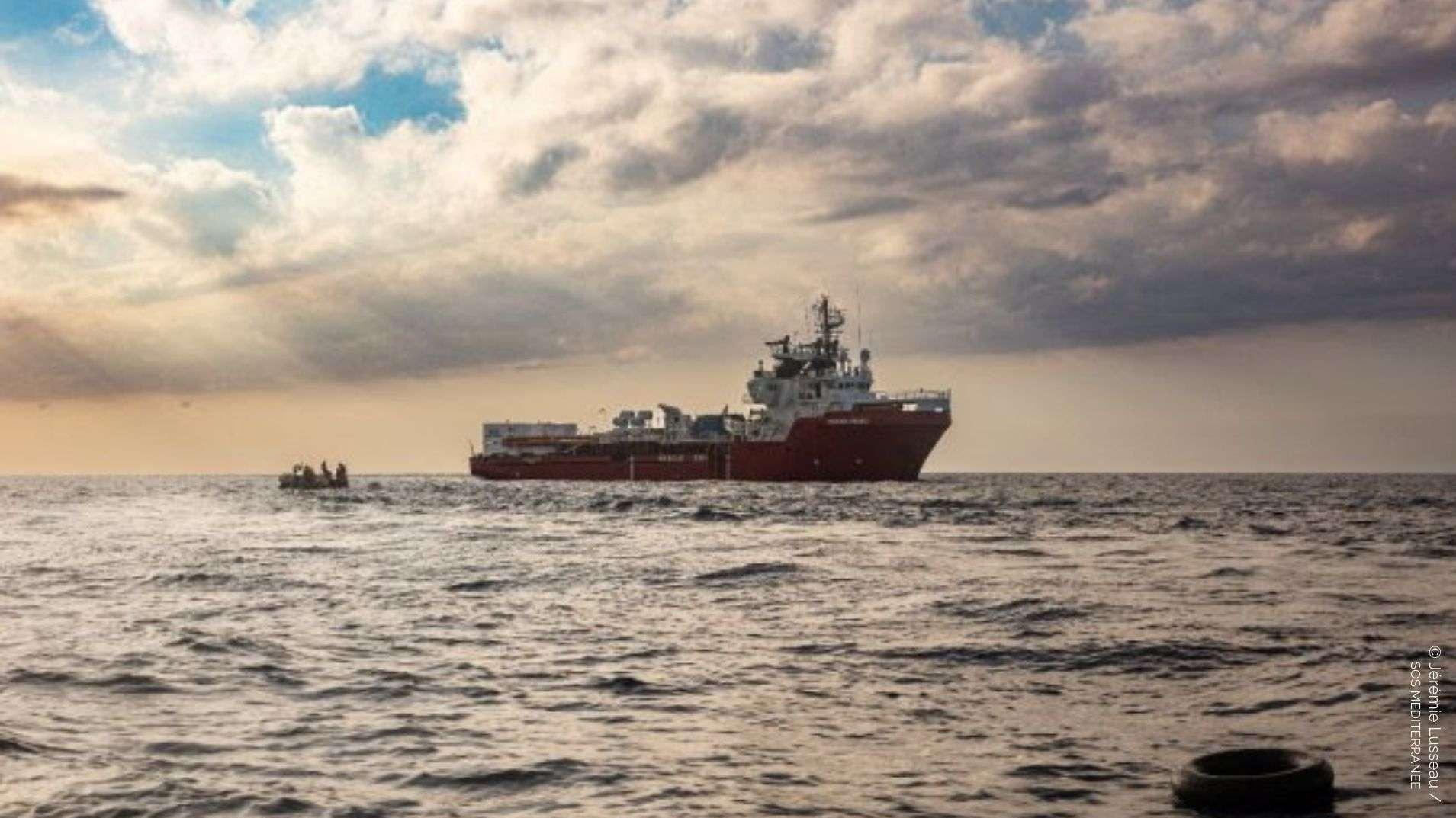 Marseille : criblé de balles il y a 4 mois, l'Ocean Viking reprend la mer pour sauver des vies