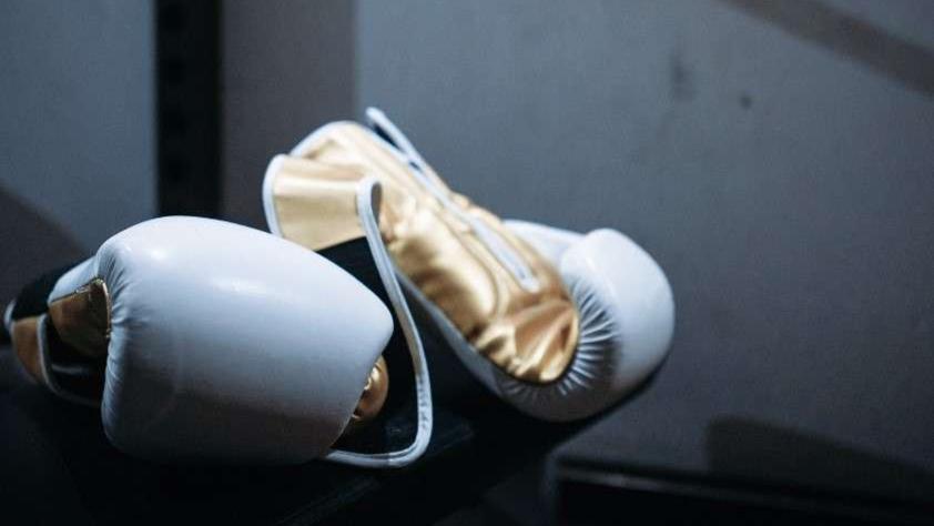 Boxe : De Châteauneuf-les-Martigues aux rings pros, l'ascension fulgurante de Sandro Spica