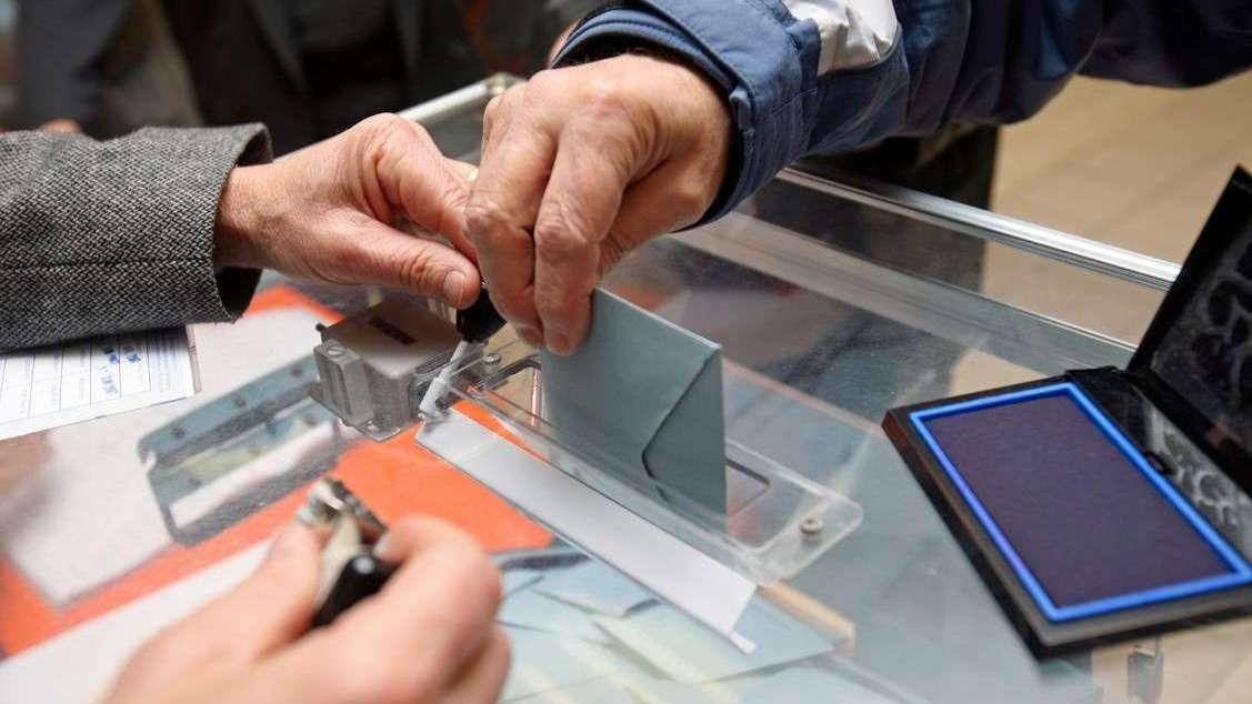 Municipales à Paris-Lyon-Marseille : le gouvernement va poursuivre le débat au Parlement pour obtenir un "compromis"