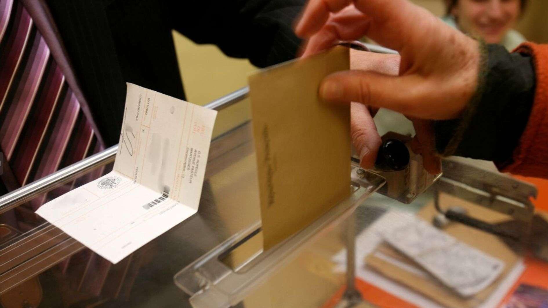 Validation de la loi PLM: de gauche à droite, les élus réagissent à Marseille
