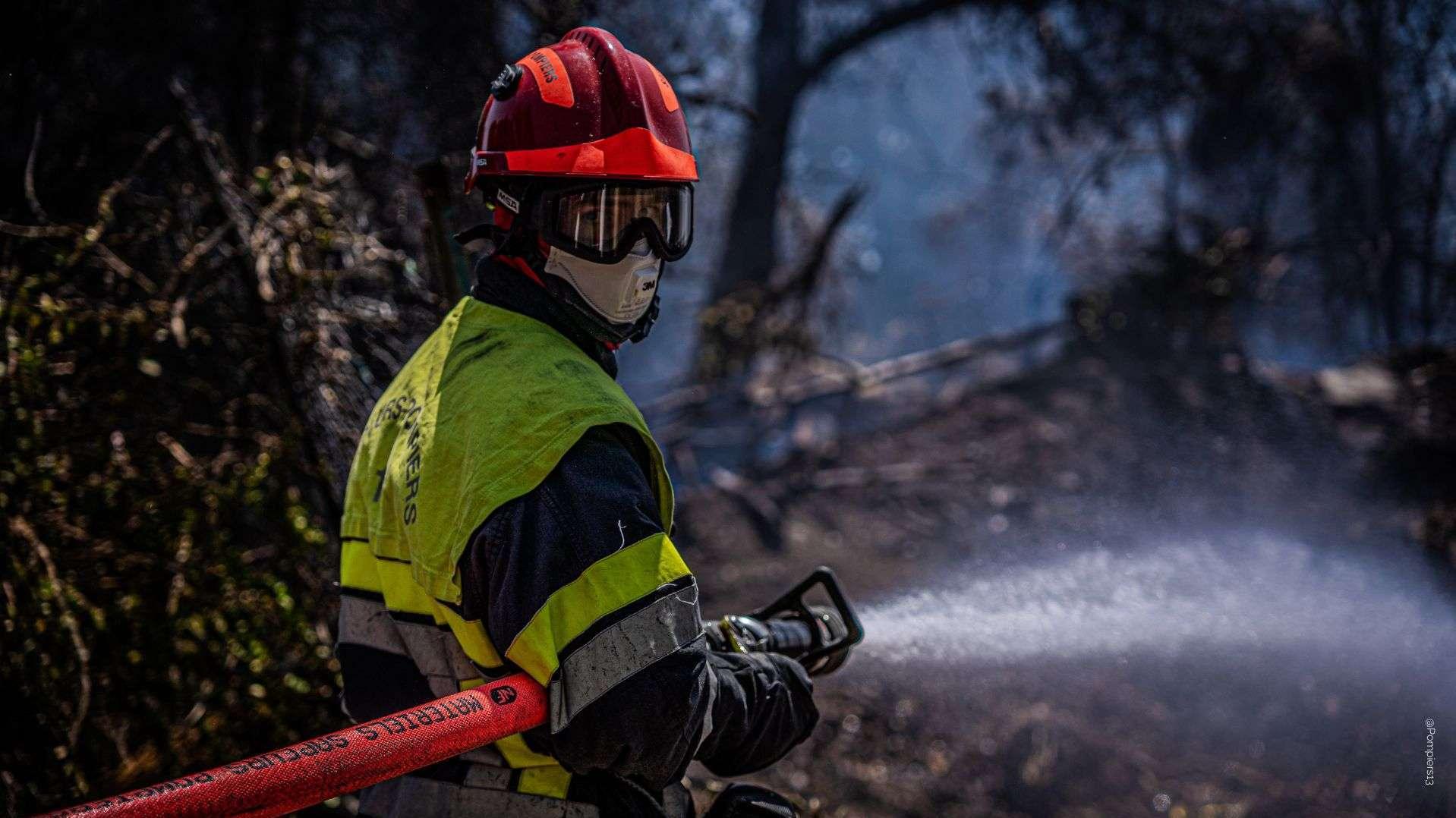 Un incendie dans le vallon de Massane à Saint-Mitre-les-Remparts