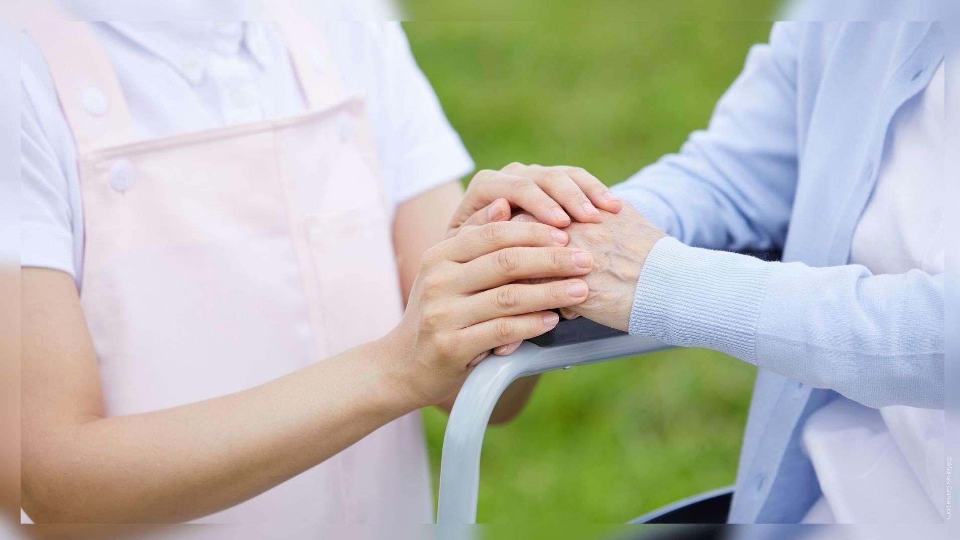 Aidants : ces 11 millions de Français qui mettent leur vie entre parenthèses